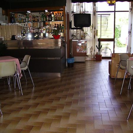 Hotel Villa Tua Riccione Bagian luar foto