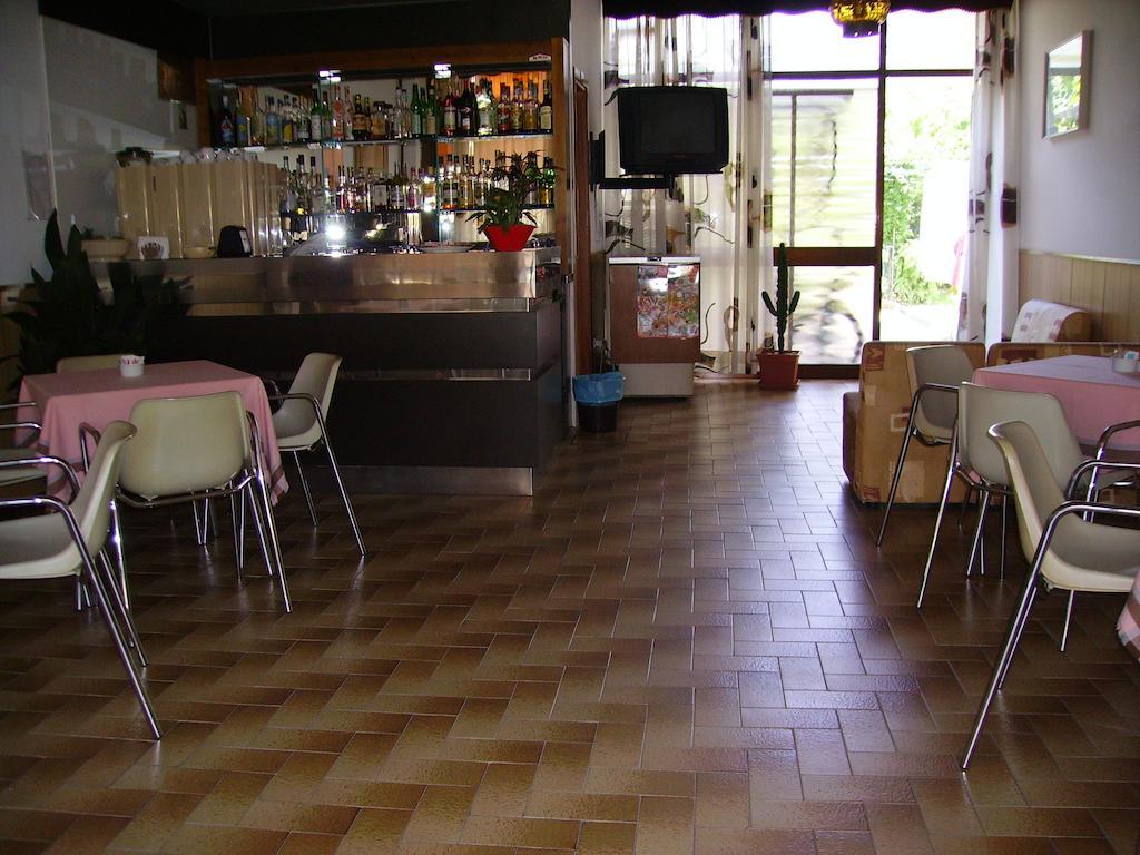 Hotel Villa Tua Riccione Bagian luar foto